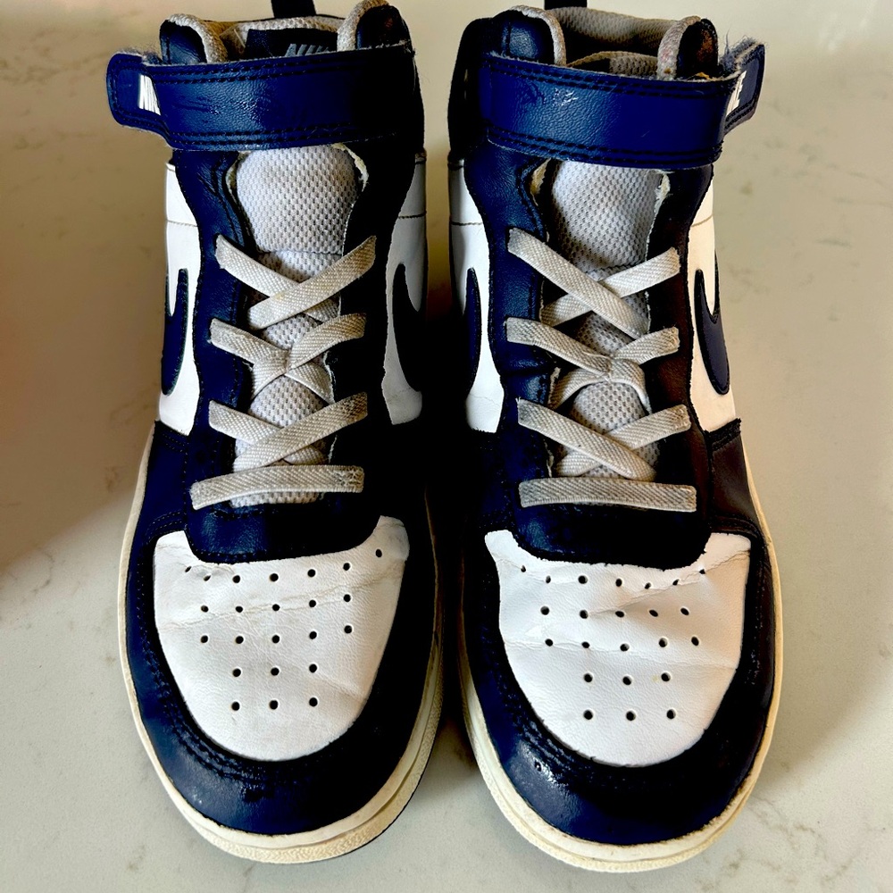 Nike court borough shoes 2C